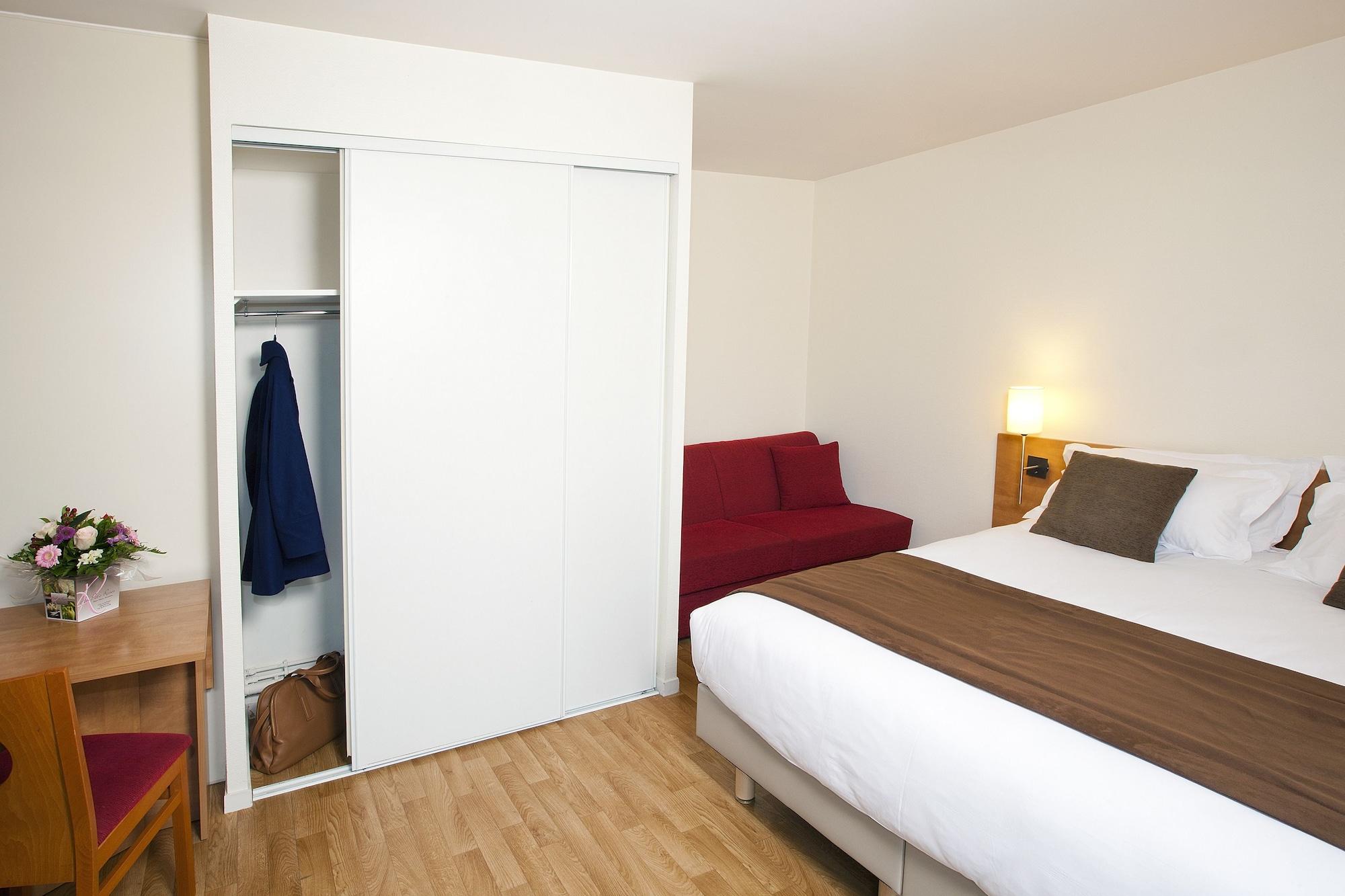 Sejours & Affaires Rennes Longs Champs Aparthotel Bagian luar foto