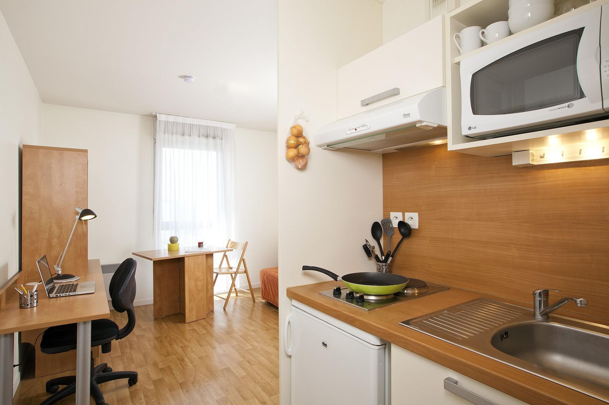 Sejours & Affaires Rennes Longs Champs Aparthotel Bagian luar foto